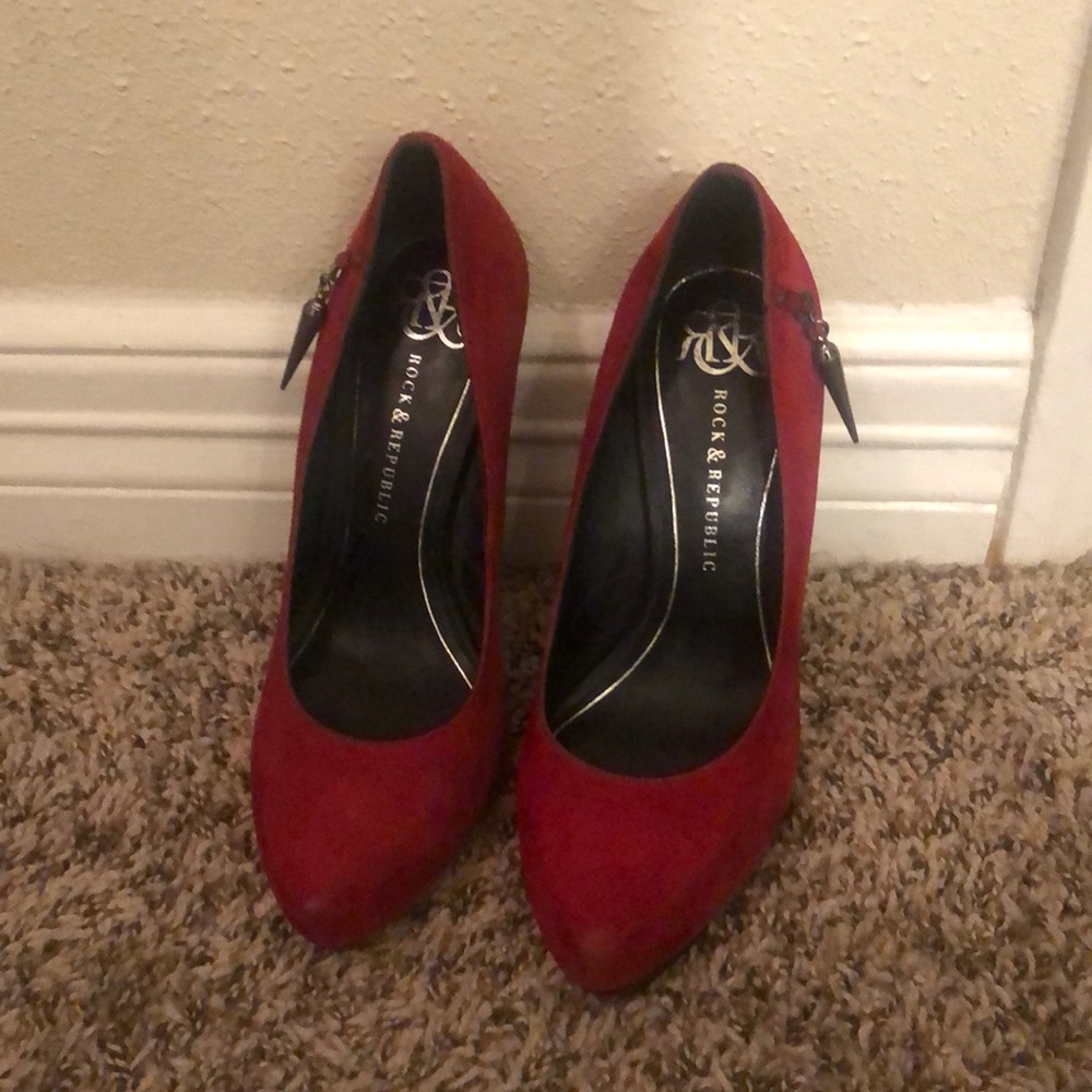 Rock & Republic red Celina pumps